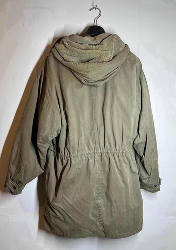 CHAQUETA DE INVIERNO CON CAPUCHA DOBLE FORRO VERDE OLIVA GIORGIO ARMANI LE COLLEZIONI PARA HOMBRE - Imagen 2 de 4
