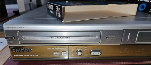 Grabadora combinada Philips DVDR3320V/05 DVD/Video VCR funcionando, manual y remoto - Imagen 19 de 24