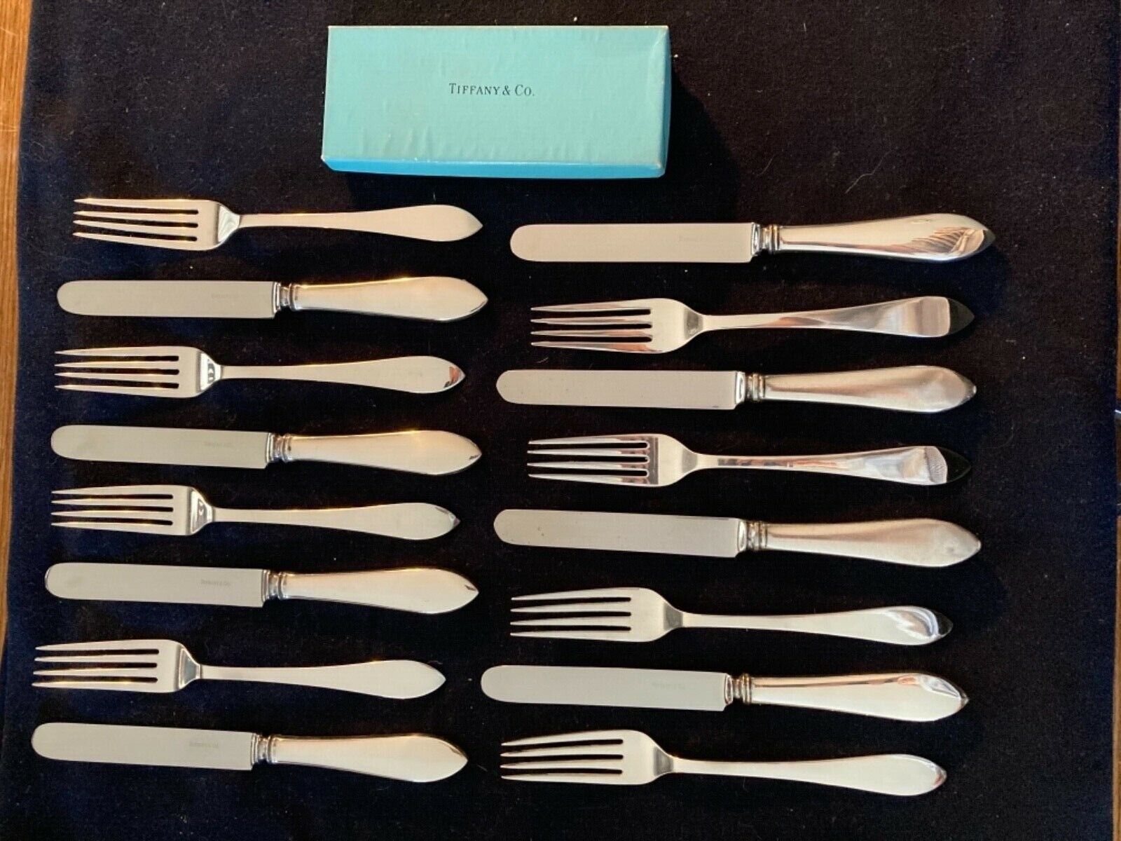 Tiffany & Company FANEUIL Sterling Silver BREAKFAST SET 8 FORKS & 8 KNIFES 