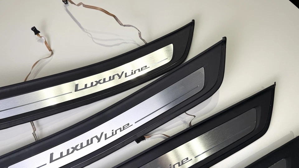 BMW G30 Serie 5 2017-2023 Línea de Lujo LED Juego de Placas de Desgaste de Puerta (4 Piezas) Foto 4 de 4