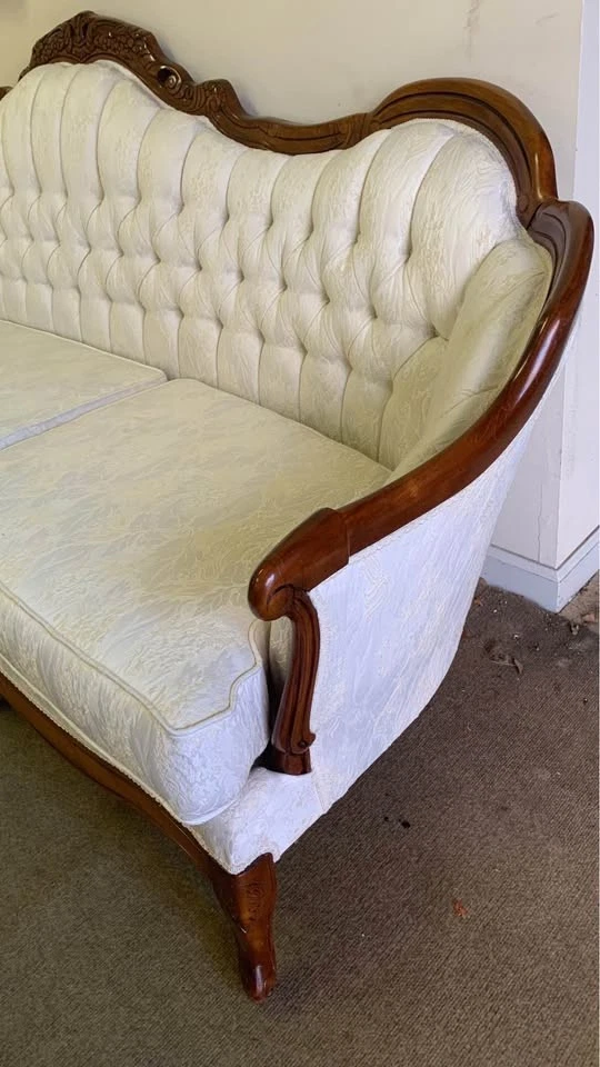 Sofá/settee Kimball estilo victoriano tallado caoba 87”x 36”x 31” Foto 2 de 4