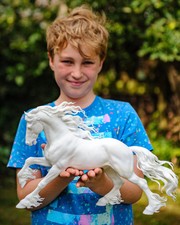 Friesian stallion galloping model Horse artist resin - White resin - Unpainted