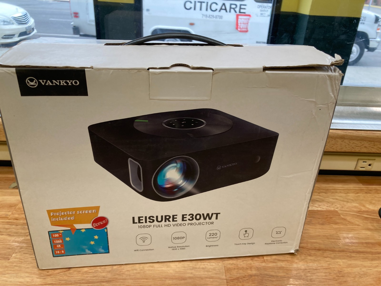 VANKYO Leisure E30WT  1080P Full HD Wireless Video Projector