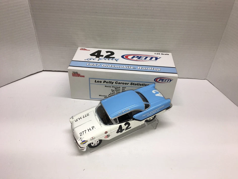 Richard Petty autografiado diecast 1957 #42 Petty Engineering 1/24 Olds caja blanca Foto 4 de 4