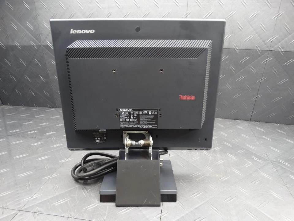 Lenovo Thinkvision 17in LCD TFT Monitor 9227-AE1 W/ Power Cord - Image 4 of 4