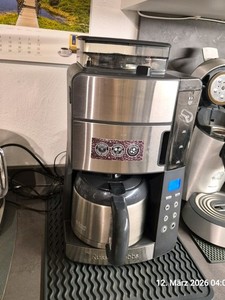 Russell Hubs Kaffeemaschine Thermoskanne mit Mahlwerk für Bohnen + Pulver 2 in 1
