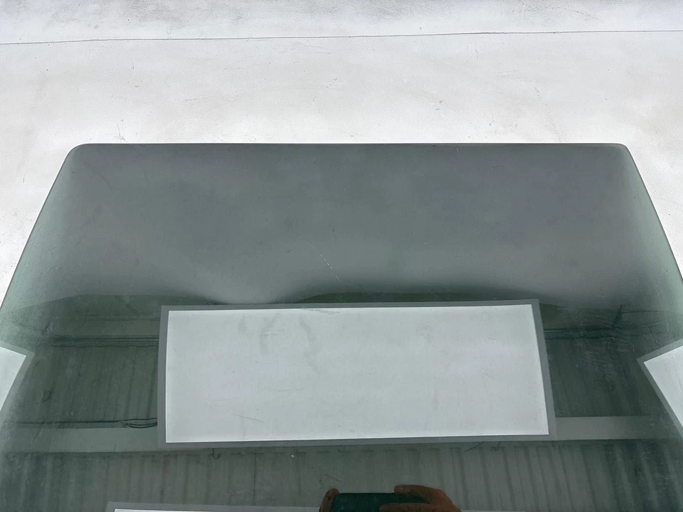 Оригинальное стекло для заднего левого окна двери 2015-2020 GMC Yukon XL 1500 - Изображение 2 из 4