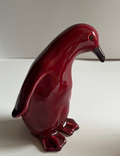 Pair of Vintage RARE Red Gloss Beswick 130 and 131 Penguin Figures - Picture 10 of 10