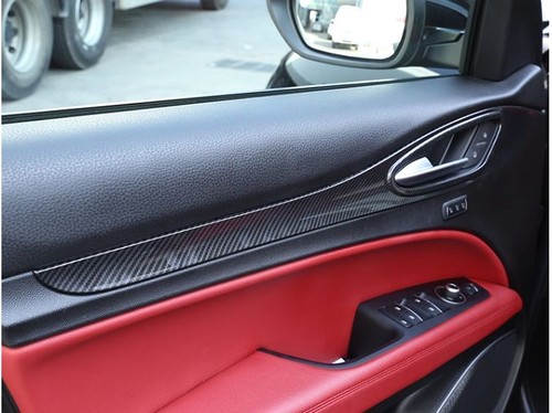 Borde de panel de puerta interior aspecto de fibra de carbono para Alfa Romeo Stelvio Sprint 18-23 - Imagen 5 de 9