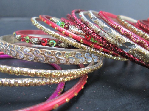 Menge 20 verschiedene Armreif Armbänder Kunststoff Metall bunt rund SKU P T - Bild 6 von 11