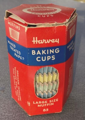 vintage Baking Cups, HARVEY Paper Products STURGIS Michigan in orig box 3/4 full