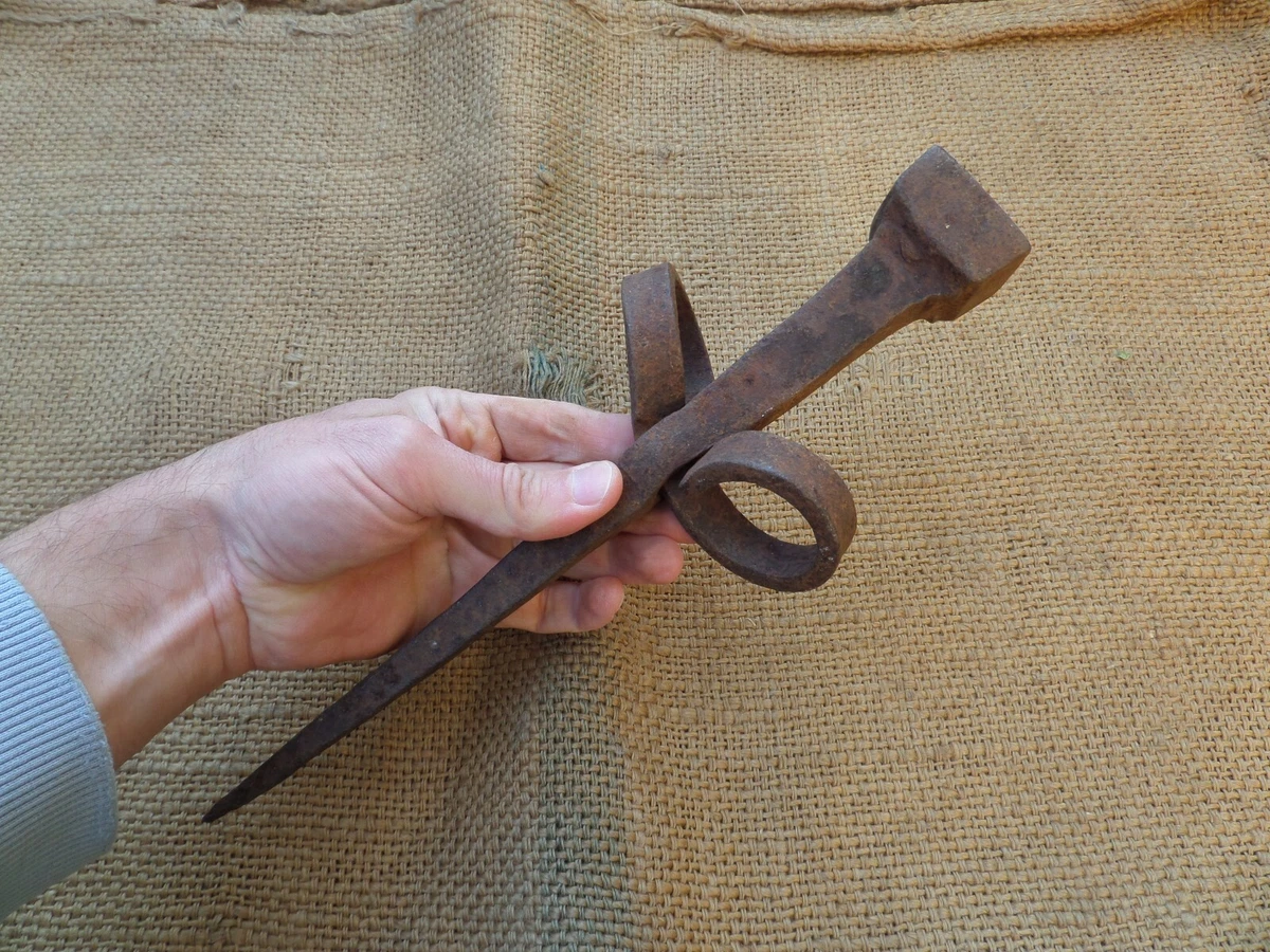SICKLE PEENING SCYTHE ANVIL ANTIQUE WROUGHT IRON HAND FORGED