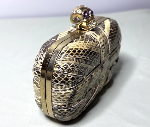 Bolso sin asas Alexander McQueen Python de cuero con caja de scull - Imagen 3 de 24
