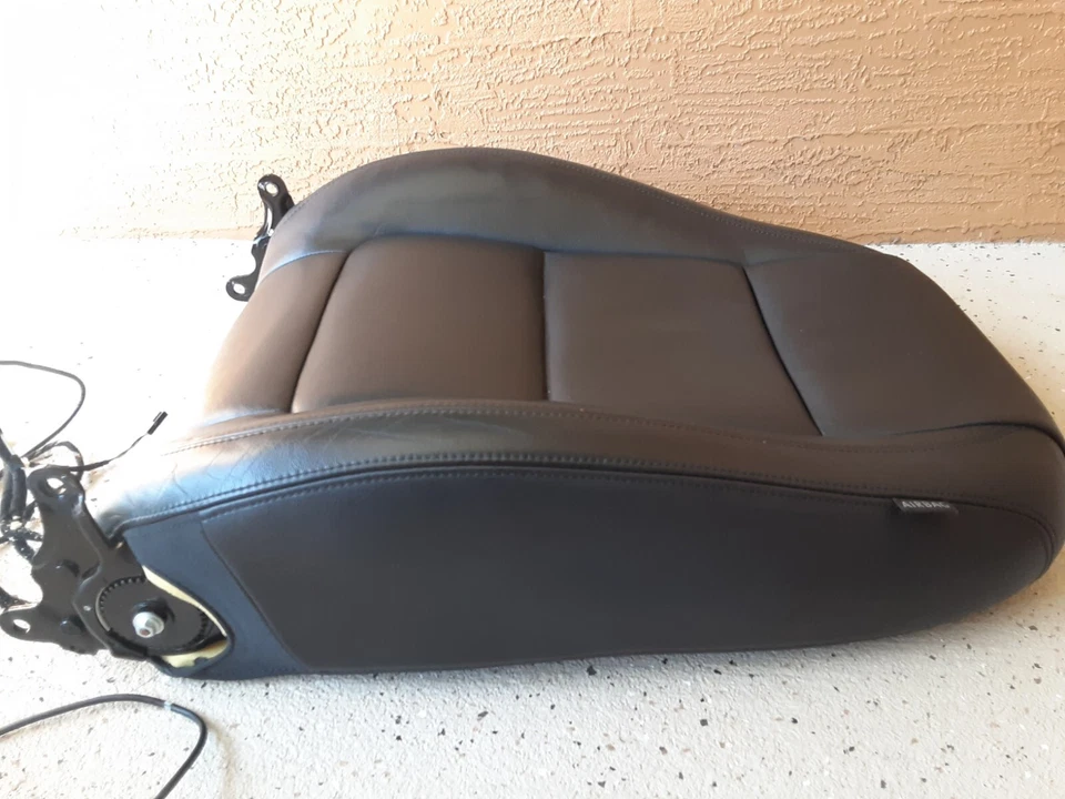 2009-2017 VOLKSWAGEN TIGUAN ALMOFADA DE ASSENTO SUPERIOR DIANTEIRO ESQUERDO DO MOTORISTA PRETA FABRICANTE DE EQUIPAMENTO ORIGINAL* - Imagem 3 de 4