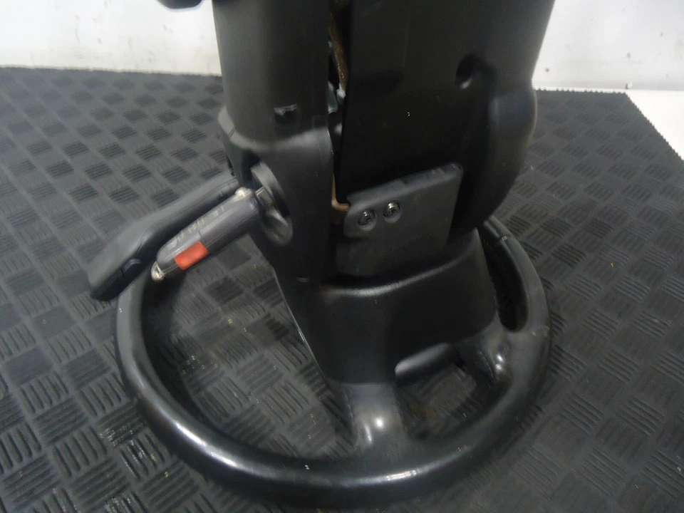 Volkswagen Passat GLX 2002 sedán de 4 movimientos 2,8 L AWD A/T columna de dirección con llave Foto 3 de 4