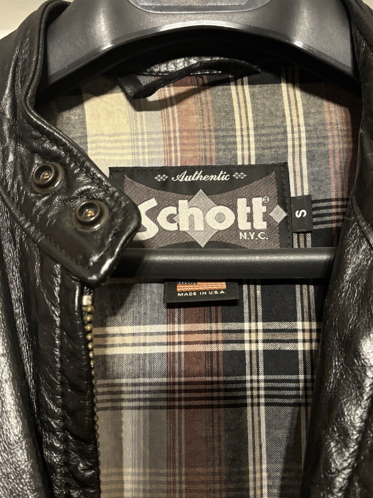 Schott NYC Black Leather Cafe Racer Jacket Men’s Small Made In USA Dean Classic