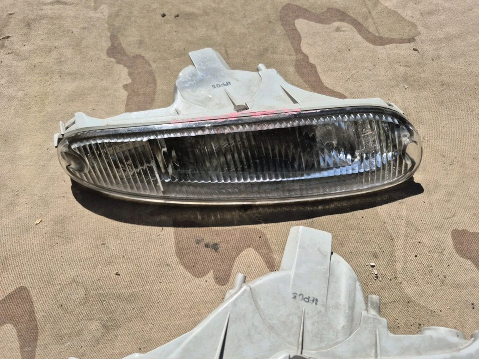  Parachoques delantero Mazda MX-5 Miata 1990-97 LH luz intermitente lámpara 041-0669 OEM Foto 3 de 4