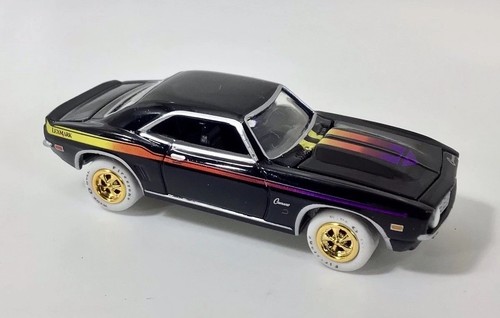 Johnny Lightning Lexmark White Lightning ‘69 Chevy Camaro Chase 1/64 Diecast Car