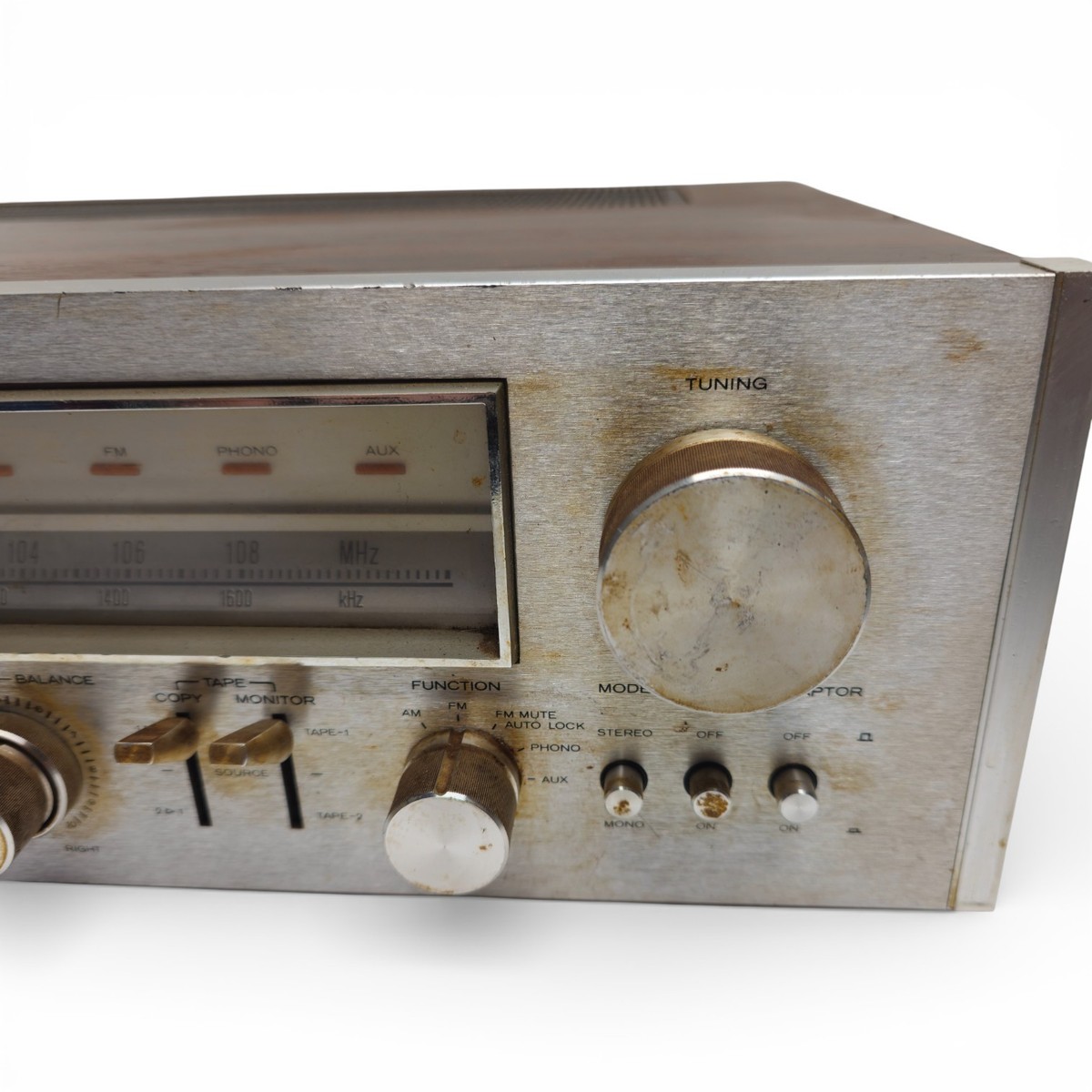 Hitachi SR-903 AM FM Stereo Receiver Wood Case Classic Vintage