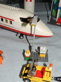 Lego 3182 City Airport 100% complete w/instruction manual MICE!