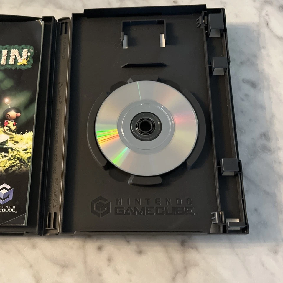 Pikmin (Nintendo GameCube, 2001) Black Label w/ Manual - Image 3 of 4