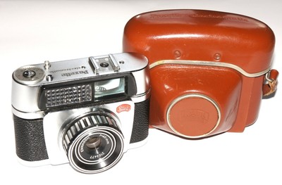 BRAUN NURNBERG PAXETTE ELECTROMATIC 35 mm Film Camera ENNGON 40 mm 