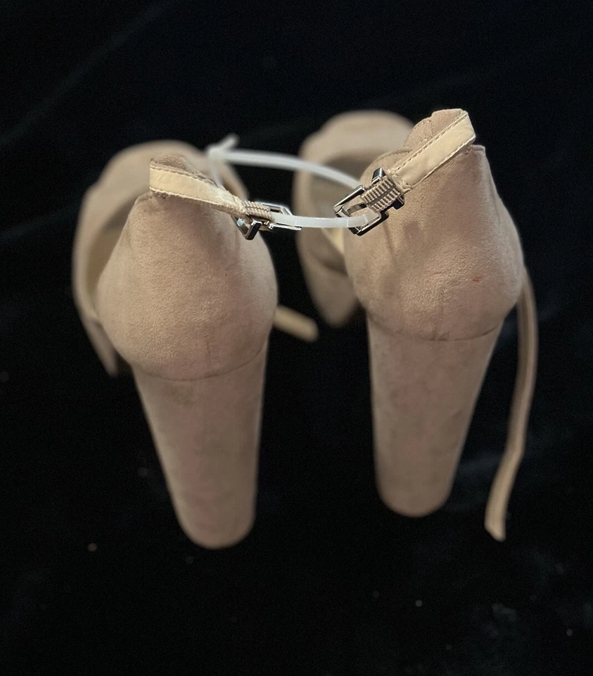 Jessica Simpson gamuza bloque tacones Foto 4 de 4