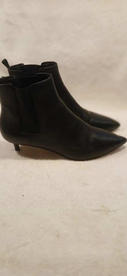 全新 Banana Republic 意大利黑色麂皮绒皮革短靴 美国 7 — 第 2/4 张图片