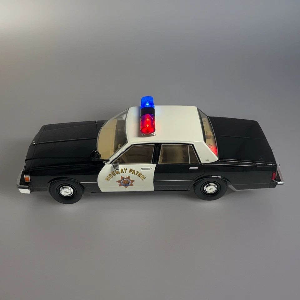 1:18 *CHP 1989 Chevrolet Caprice California Highway Police WORKING LED LIGHTS - Image 2 of 4