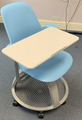 Steelcase Node classroom swivel chair with table UK