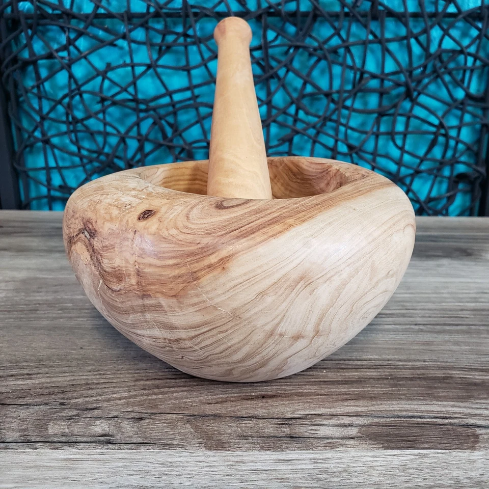 Mortero de madera rústico redondo y despensa de mazo boticario 3,25" de alto x 6" de ancho Foto 3 de 4