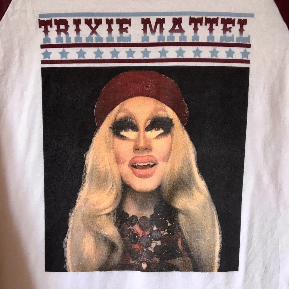 Camisa Raglan TRIXIE MATTEL TWO BIRDS da American Apparel Tamanho M - Imagem 2 de 3