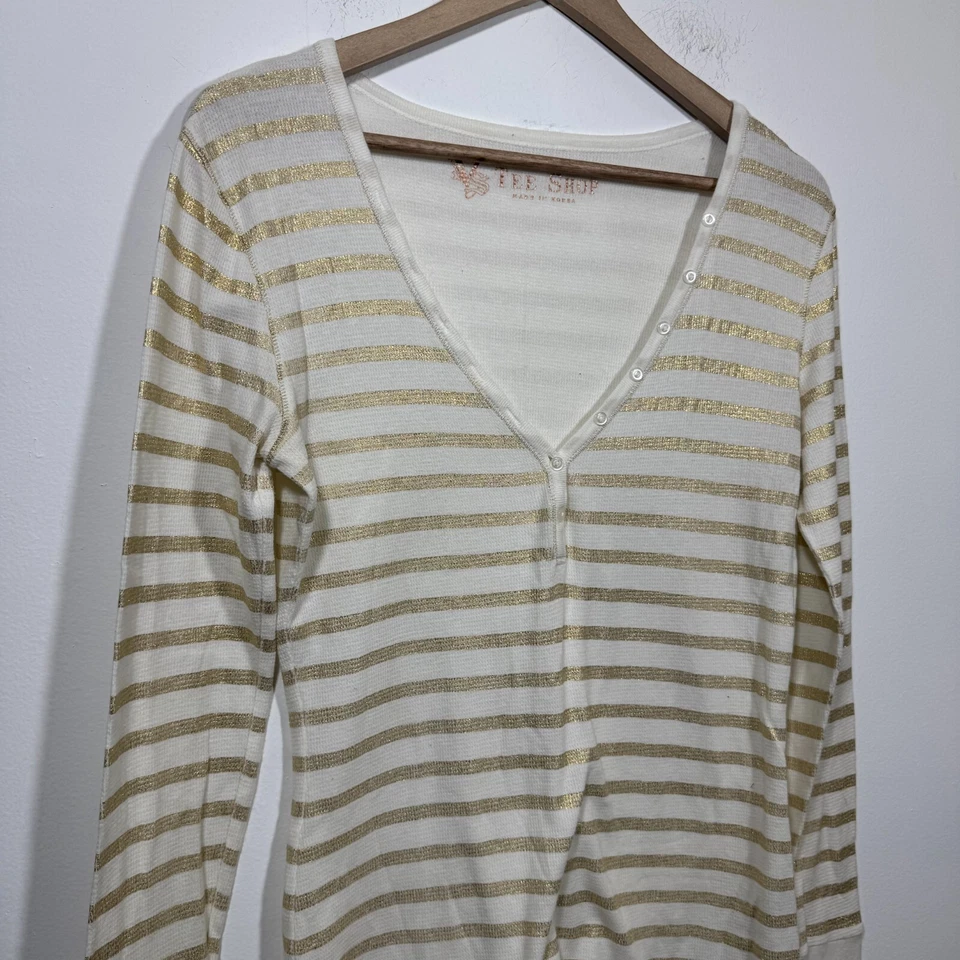 Camiseta Victoria's Secret V Shop Y2K Preppy Henley Top Para Mujer Grande Rayas Doradas Foto 2 de 4