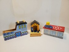 Vintage Imaginarium Buildings Lot Of 3 Thomas And Friends Toys "R" Us