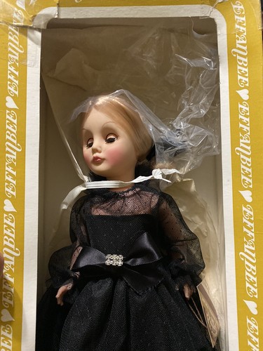 Effanbee The Passing Parade The 70s Women Collection 15 inch Doll - Picture 2 of 3