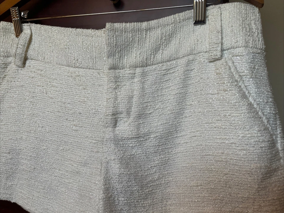 Pantalones cortos para mujer Alice + Olivia de vestir blancos talla 8 Foto 2 de 4