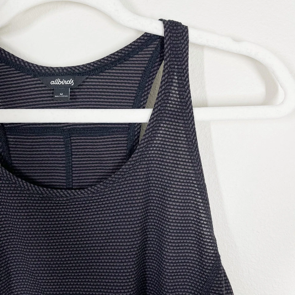 Camiseta sin mangas Allbirds Natural Run talla M negra espalda deportiva mezcla de lana ligera texturizada Foto 2 de 4