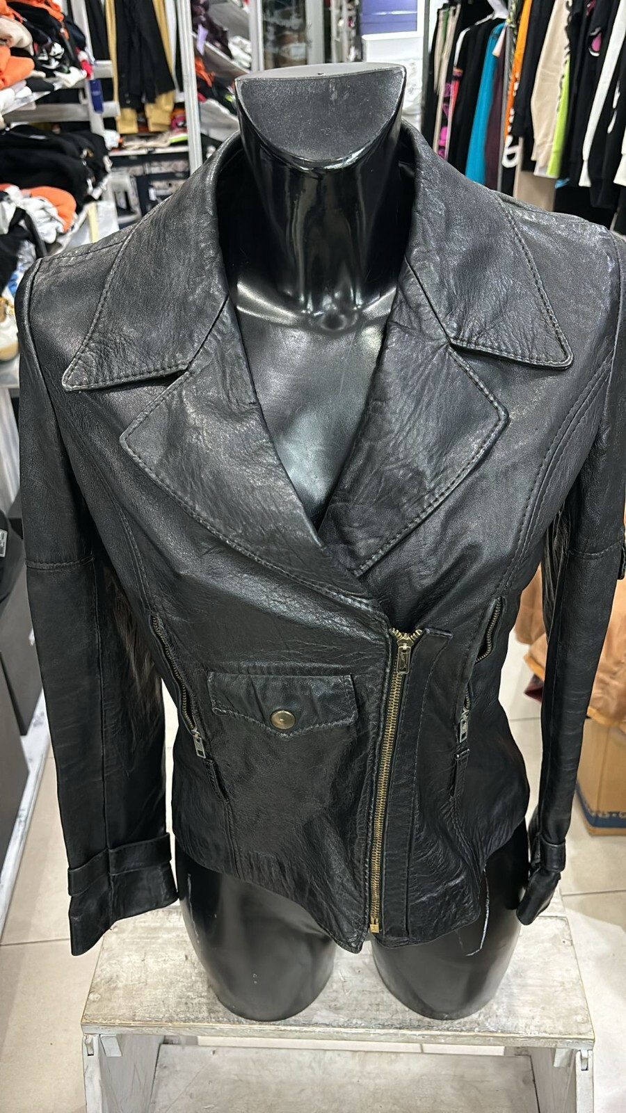 Real leather Fibok Jacket for women size 40 black LLD195