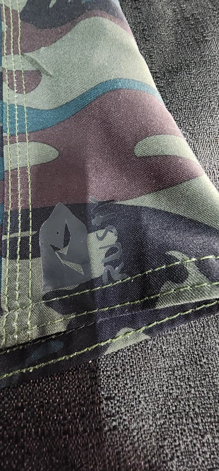 Bañador RUSTY Hombre Boardshorts Camuflaje Carga Verde Marrón Talla 38 Usado en Excelente Condición Foto 4 de 4