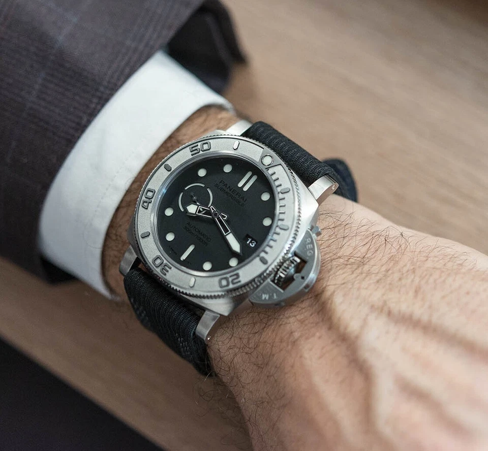 Panerai Luminor Submersible Mike Horn Edition - PAM00984 - Bild 1 von 1