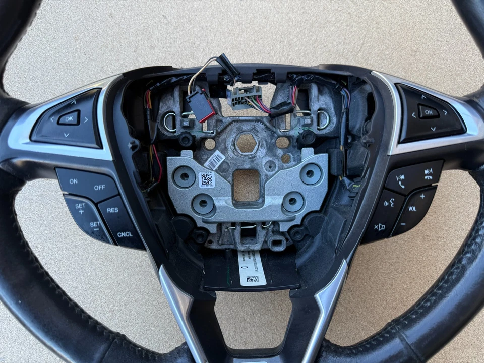 Volante conductor Ford Fusion 2013-2020 con interruptor de control de crucero de audio OEM Foto 4 de 4