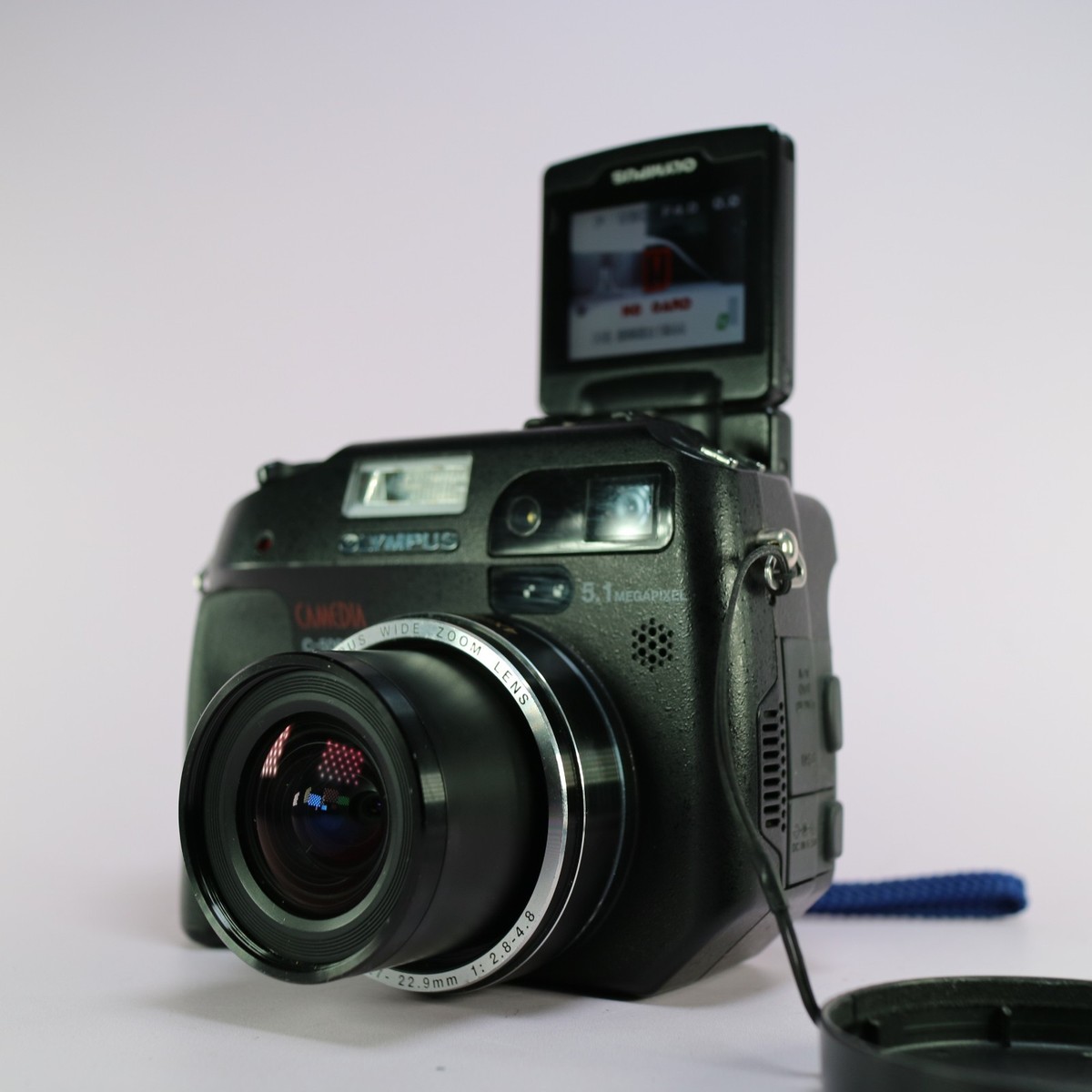 Olympus Digital Camera C-5060 Wide Zoom Flip Screen 5.1MP Black