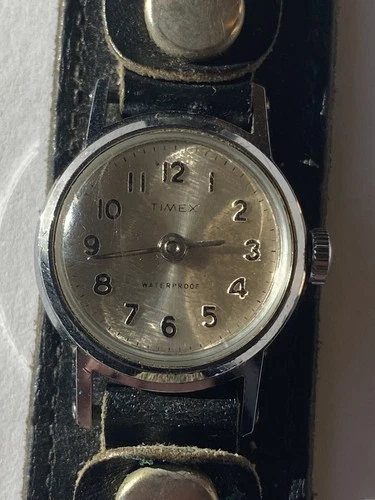 Vintage 70’s Ladies Timex Wind Mechanical Watch - Fully Working