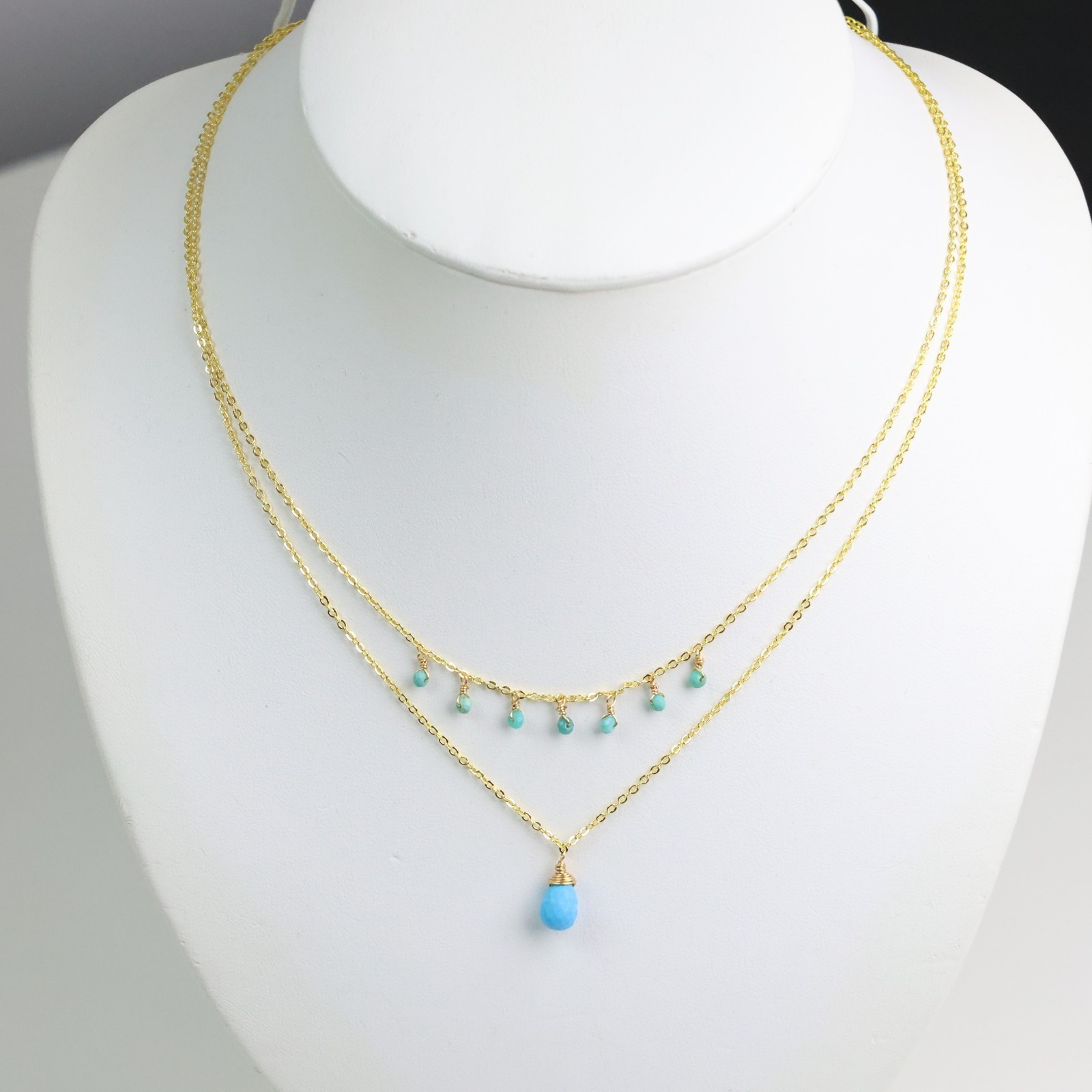 Collier en gold filled et véritable turquoise d'Arizona, un bijou d'exception fait main