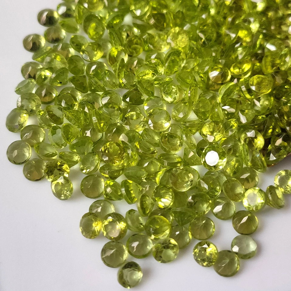 Natural Peridot 4X4 mm Round Shape Faceted Untreated Wholesale Loose Gemstone - Image 4 of 4