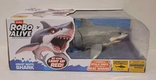 Zuru Robo Alive Great White Shark • Eyes Light Up Red! 