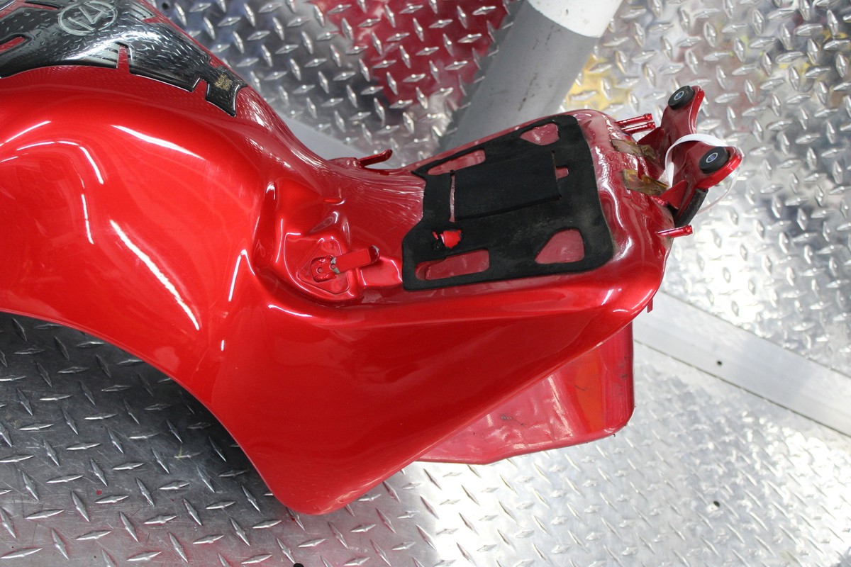 2010 KAWASAKI NINJA ZX14 ZX1400 GAS TANK FUEL CELL PETROL