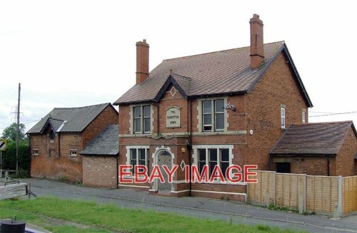 PHOTO  THE KINDERTON ARMS NEAR MIDDLEWICH NOW EMPTY AND FALLING INTO DERELICTION - Picture 1 of 1