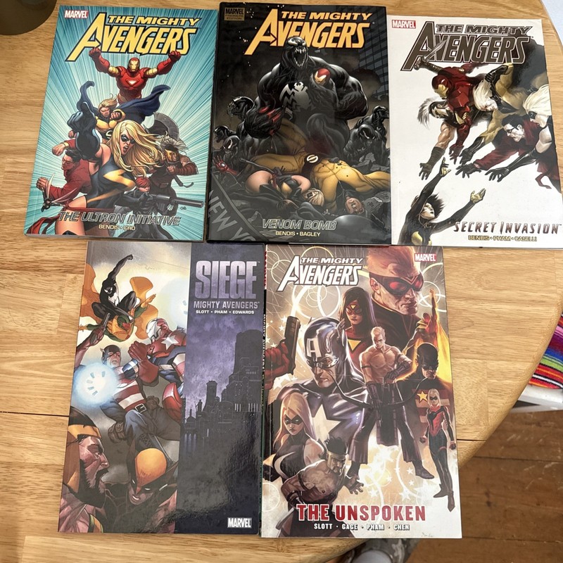 Marvel Mighty Avengers bundle x5 TPB Graphic Novel Marvel Comics Bendis