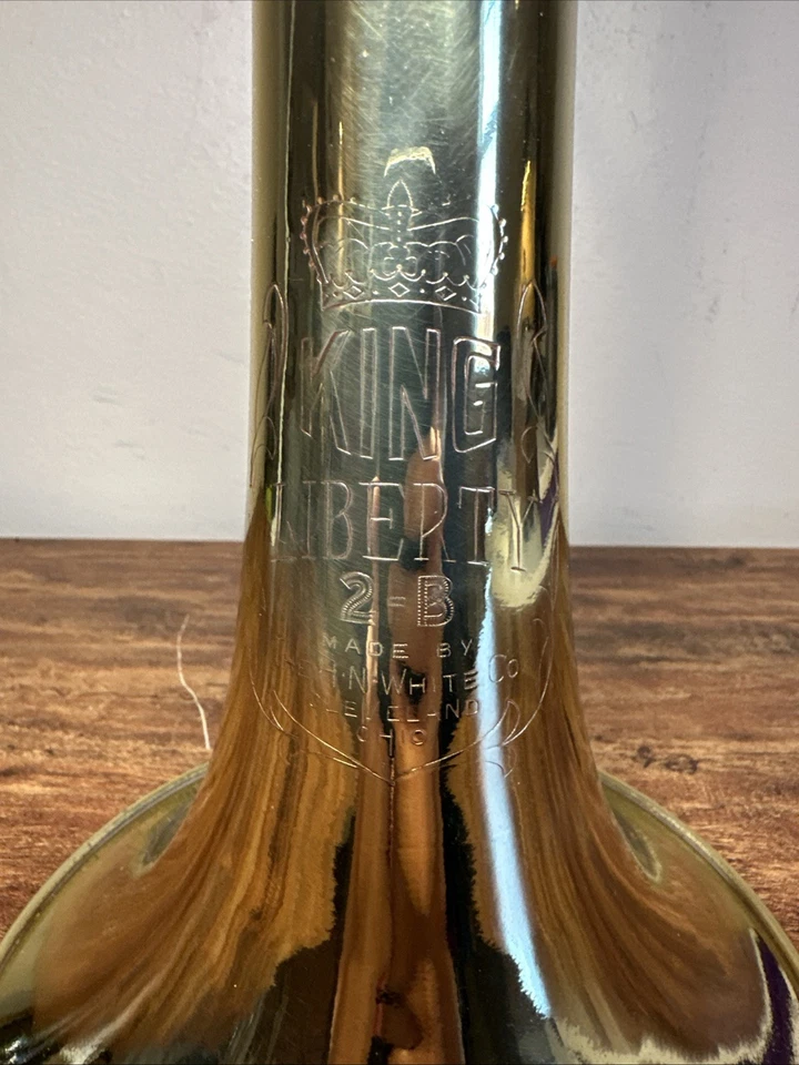 Trombón profesional HN WHITE KING 2B LIBERTY #277165 de 1950 con estuche original Foto 4 de 4